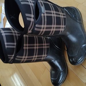 Tall Women's BOGS Boots Plaid Sz 8
